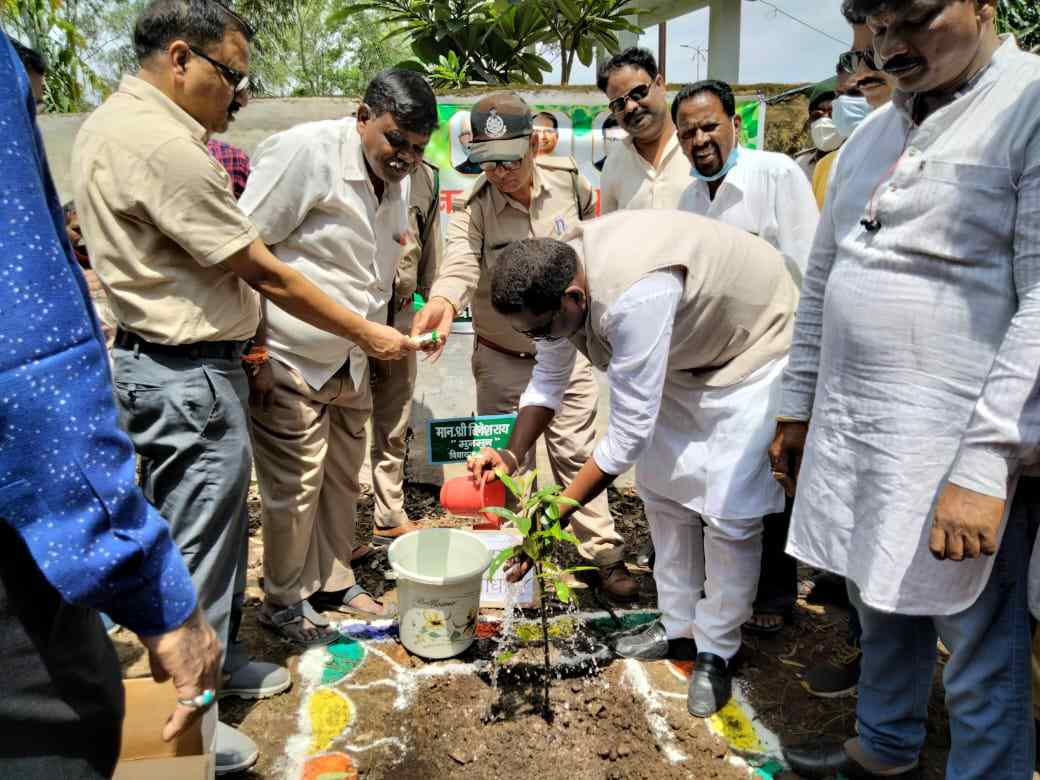 विधायक दिनेश राय मुनमुन विभिन्न कार्यक्रमों मे सम्मलित हुए