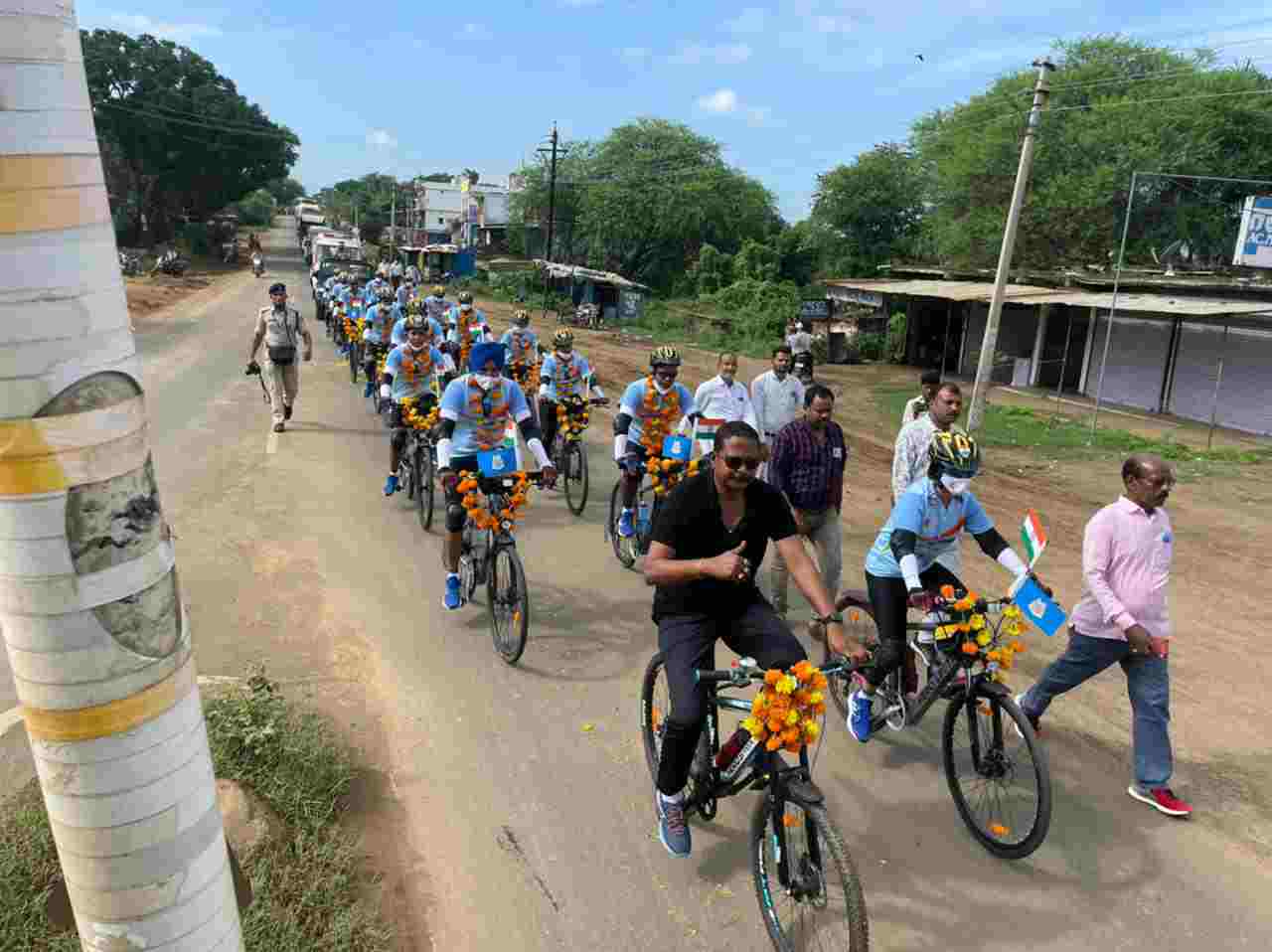 विधायक दिनेश राय मुनमुन ने किया सीआरपीएफ सायकल रैली का भव्य स्वागत