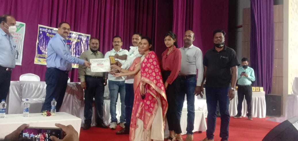 “कपड़ा बैंक” सेवा सहयोग संगठन छिंदवाड़ा स्वच्छता मिशन में सराहनीय कार्य के लिए सम्मानित