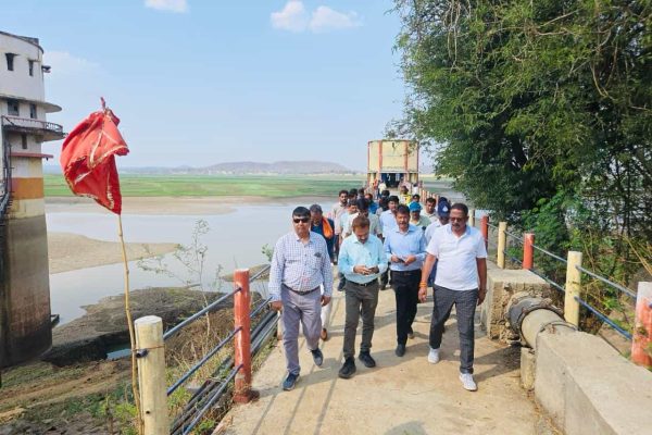 विधायक दिनेश राय मुनमुन ने जल संसाधन विभाग एवं नपा के अधिकारियों के साथ सुआखेडा का लिया जायजा