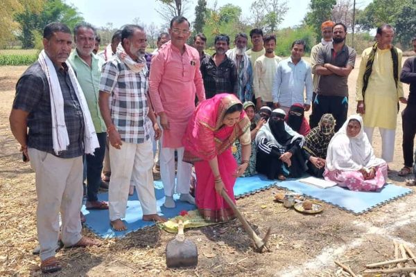 खैरी में आंगनवाड़ी भवन का भूमिपूजन: 11 लाख 22 हजार की लागत से होगा निर्माण