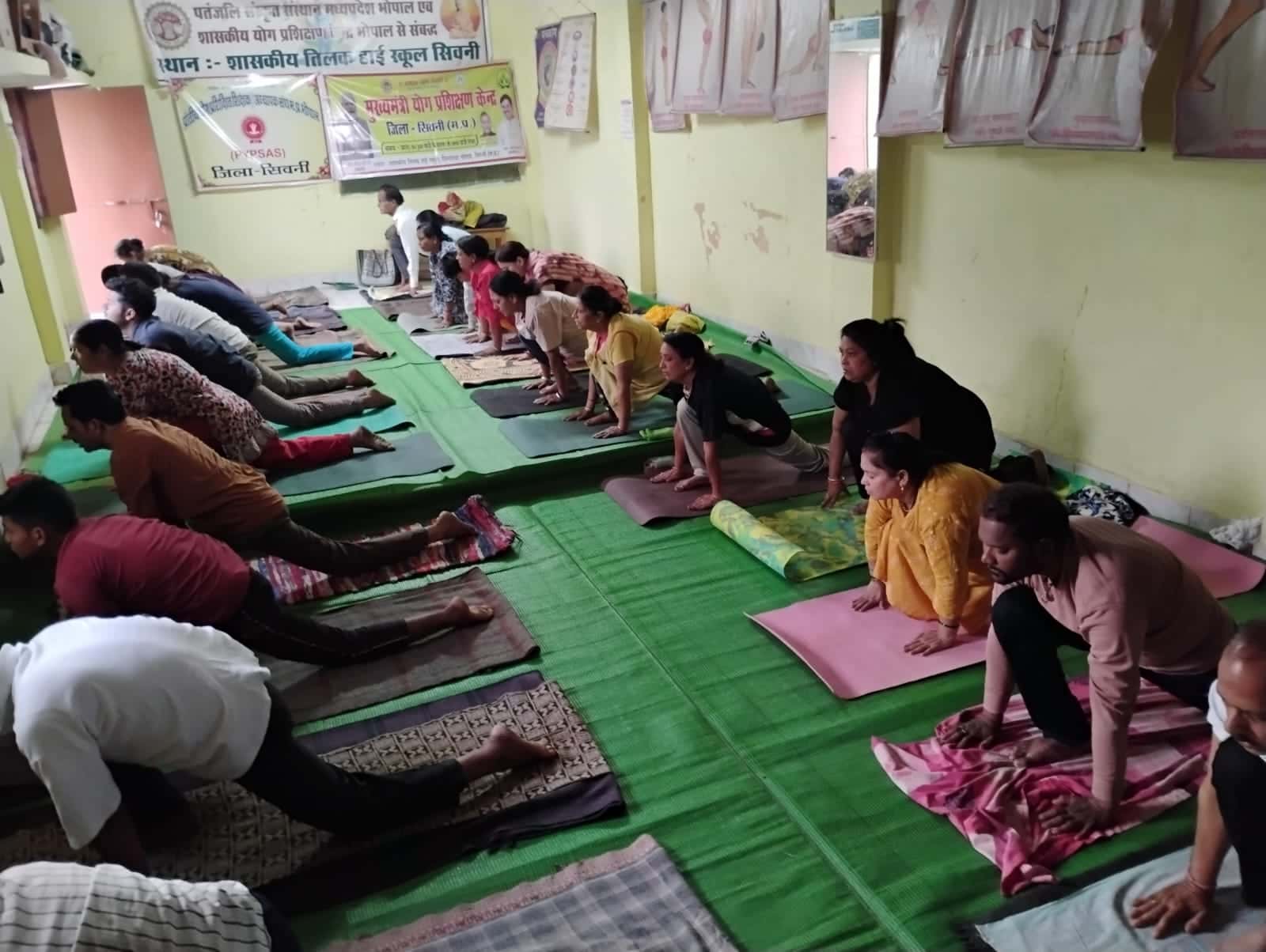 Seoni: Trainees of all age groups can take benefits of the yoga camp. Yaksh Prashn, Seoni News, Seoni Summer Sports Camp, Yoga Trainers in Seoni, Benifits of Yoga.
#सिवनी #भाजपा #lovejihad #समाचार #त्योहार #VHP #Hindu
#seoni #ghansore #aadegaon #lakhnadon #seoninews #MockDrill | #Sirens | #Pakistan | #India |
#PahalgamTerroristAttack | #PahalgamAttack
#HindiNews #seoniboys #seonigram #seoniupdates
#seoninewstoday #keolari #operationsindoor #pakistan #yprashn #yprashnseoni #seoni #seoninews #madhyapradesh #digitalmedia #seoniwale