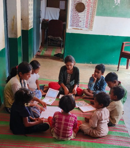 Seoni: Efforts are being made to enhance the mathematical understanding of children through volunteers
Summer Camp.
Pratham Education Foundation.
Pratham Foundation
Yaksh Prashn
Yaksh Prashn Seoni
Seoni News