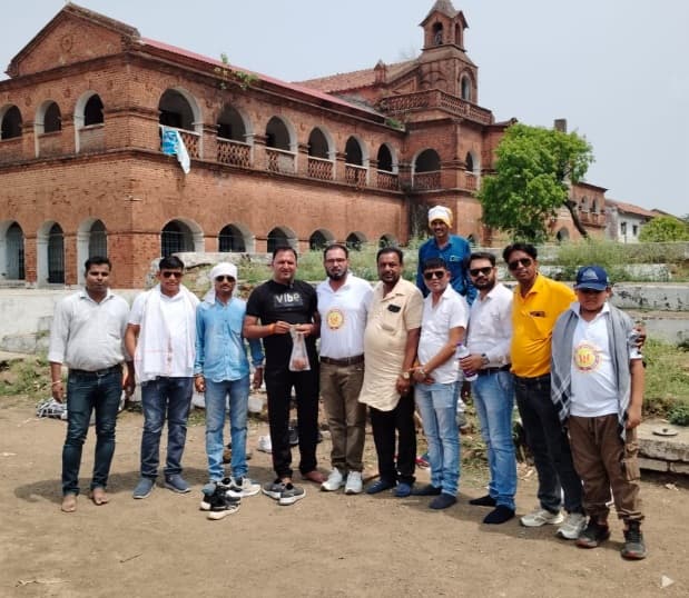Seoni: Bhoomi Pujan was done for high mast light in Mission School Ground.
Yaksh Prashn Seoni.
Yaksh Prashn.
Seoni News.
Dinesh Rai Munmun
Narendra Thakur Guddu