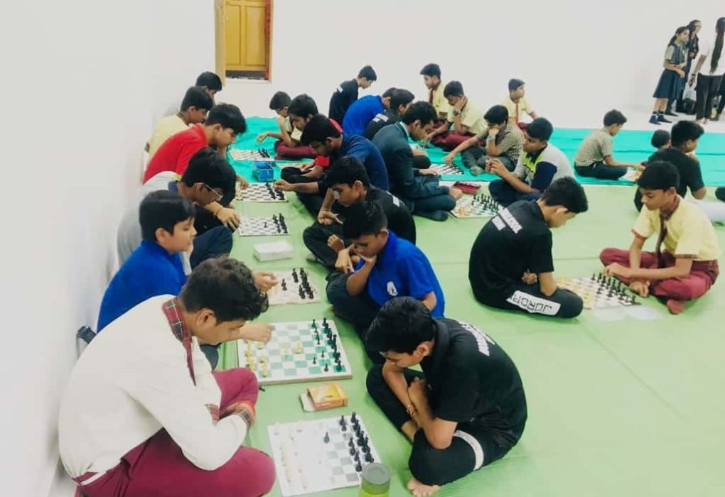 Seoni News: ग्रीष्मकालीन खेलकूद शतरंज-प्रशिक्षण शिविर से प्रतिभागियों को मिल रहा लाभ #सिवनी #भाजपा #lovejihad #समाचार #त्योहार #VHP #Hindu #seoni #ghansore #aadegaon #lakhnadon #seoninews #MockDrill | #Sirens | #Pakistan | #India | #PahalgamTerroristAttack | #PahalgamAttack #HindiNews #seoniboys #seonigram #seoniupdates #seoninewstoday #keolari #operationsindoor #pakistan #yprashn #yprashnseoni #seoni #seoninews #madhyapradesh #digitalmedia #seoniwale #chess chess players, national chess training